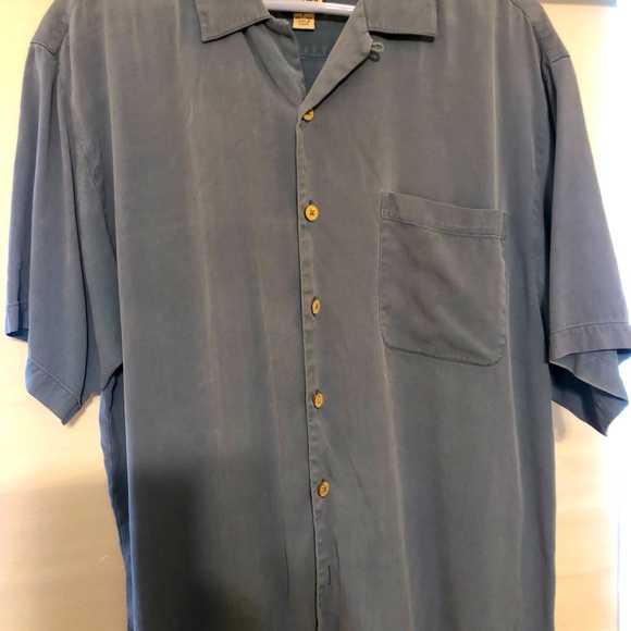 Two Men’s Size Large Tommy Bahama 💯 percent Silk Shirts - Picture 6 of 9